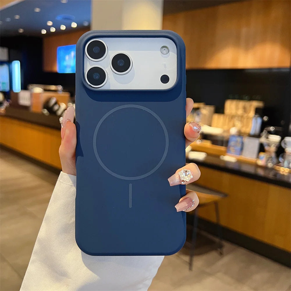 Funda de teléfono de silicona líquida suave mate para iPhone 15 16 17 Pro Max Air para Magsafe cubierta de carga inalámbrica para Apple 14 13 12